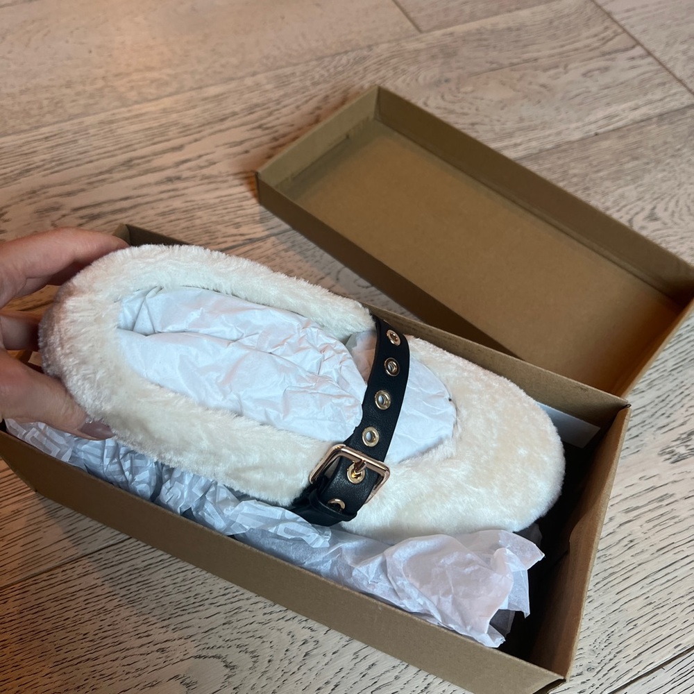Steve Madden brand new Fuzzy Loafers